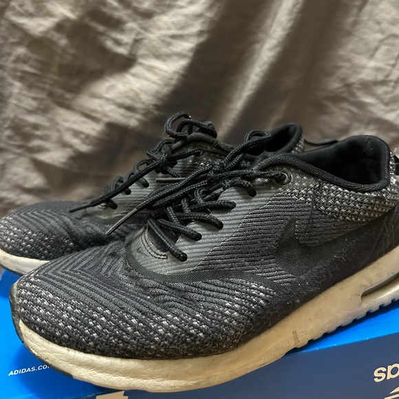 Women’s Nike Air Max Thea Black & White - Size 6 - Picture 2 of 5